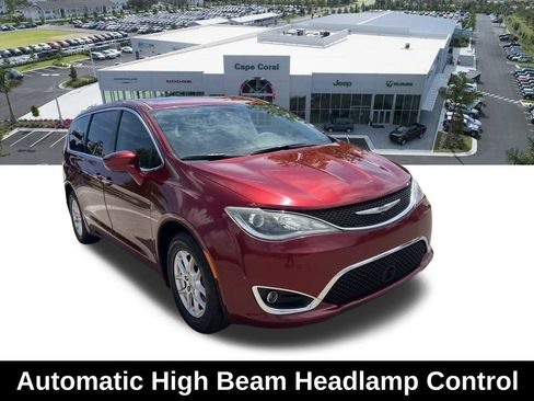 Used 2020 Chrysler Pacifica Touring w/ Advanced Safetytec Group FWD image 10