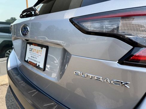 Used 2025 Subaru Outback Premium AWD/4WD image 10