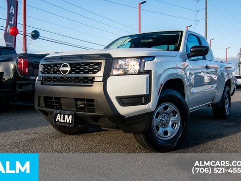 Used 2025 Nissan Frontier S w/ S Utility Package image 9