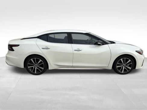 Used 2023 Nissan Maxima SV w/ Floor Mat Group image 9