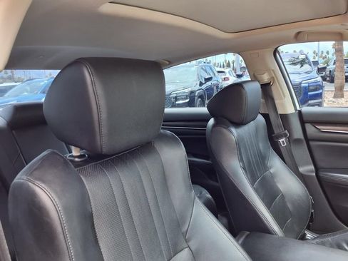 Used 2018 Honda Accord Touring image 20
