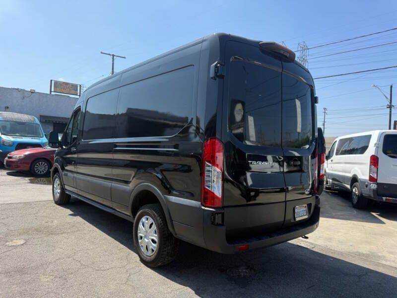 Used 2025 Ford Transit 250 148 Medium Roof RWD image 5