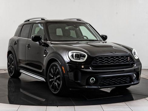 Used 2022 MINI Cooper Countryman S w/ Premium Package image 12