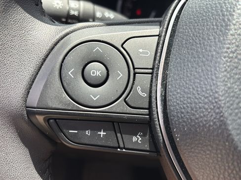 Used 2025 Toyota RAV4 XLE Premium AWD/4WD image 27