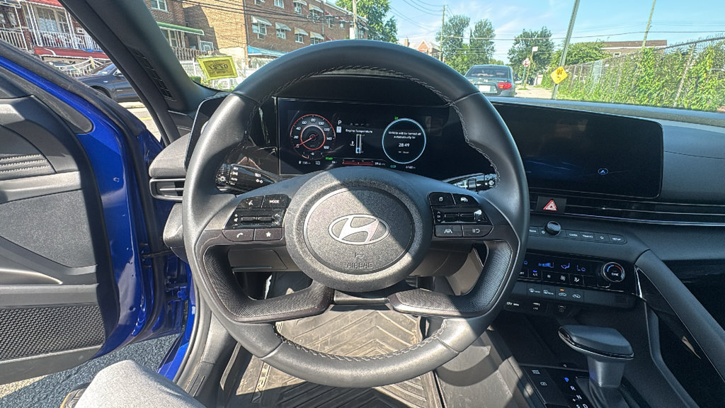 Used 2025 Hyundai Elantra SEL FWD image 14