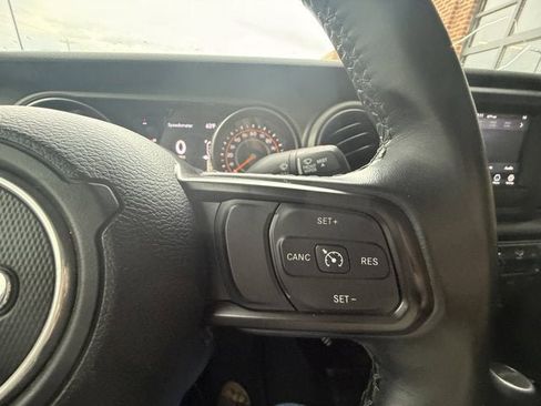 Used 2021 Jeep Gladiator Sport image 21