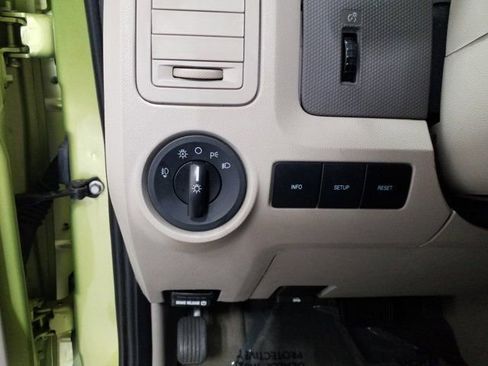 Used 2011 Ford Escape XLT AWD/4WD image 8