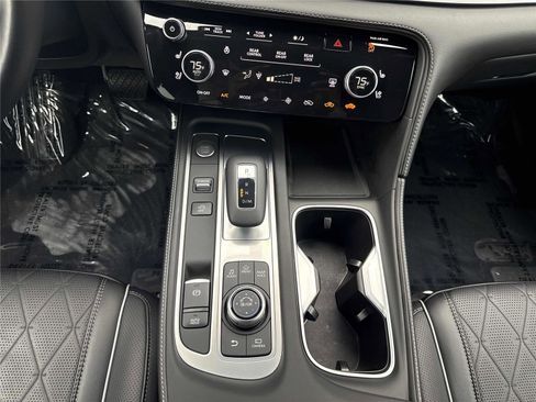 Certified 2025 INFINITI QX60 Autograph w/ Cargo Package image 18