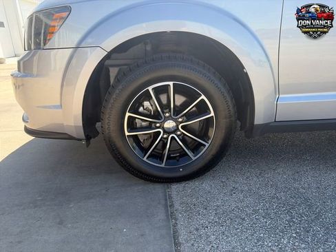 Used 2017 Dodge Journey SE w/ Flexible Seating Group FWD image 25