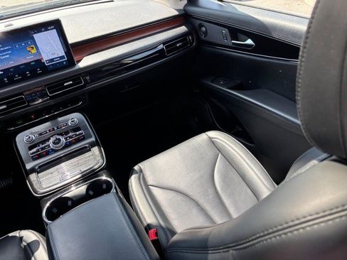 Used 2021 Lincoln Nautilus Reserve AWD/4WD image 14