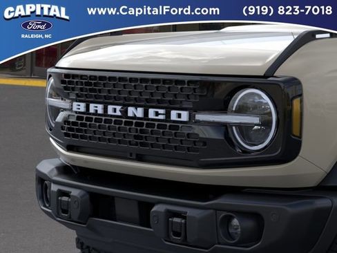 New 2025 Ford Bronco Badlands image 19