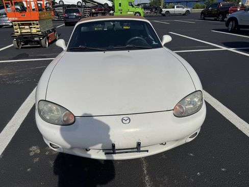 Used 2000 MAZDA MX-5 Miata RWD image 21