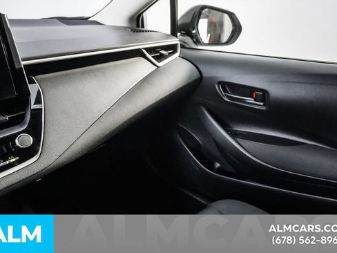 Used 2025 Toyota Corolla LE FWD image 36