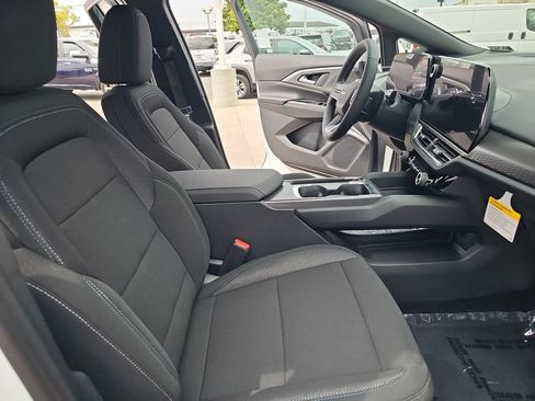 New 2026 Chevrolet Equinox EV LT w/ Comfort Package FWD image 10