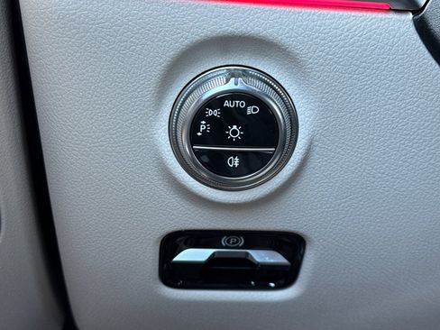 New 2025 Mercedes-Benz C 300 Sedan image 28