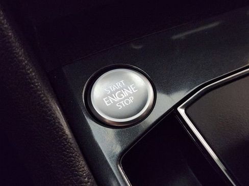 Used 2020 Volkswagen Tiguan SEL image 22