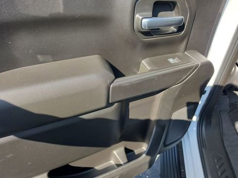 Used 2021 Chevrolet Silverado 1500 Custom image 9