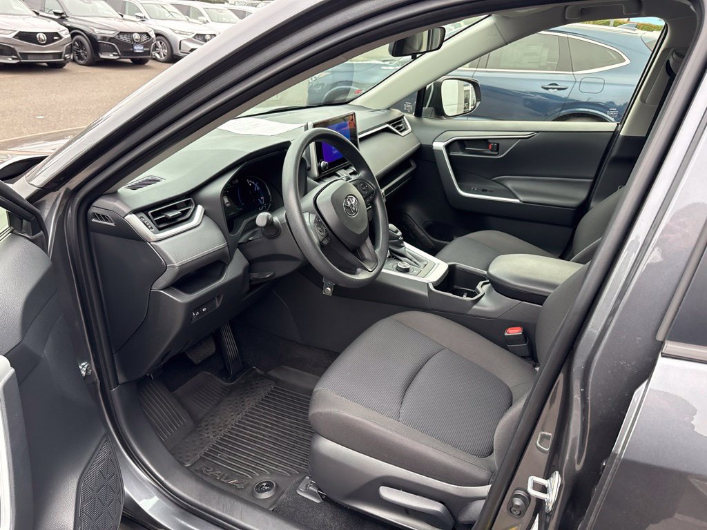 Used 2025 Toyota RAV4 LE AWD/4WD image 13