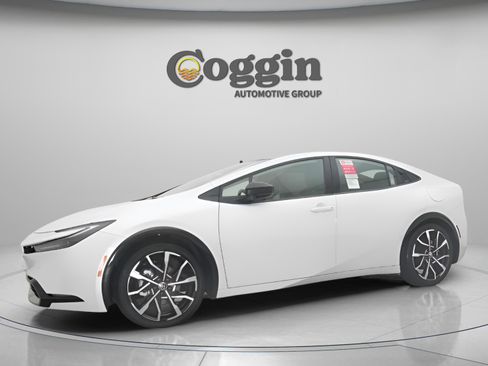 New 2026 Toyota Prius Plug-In Hybrid image 5