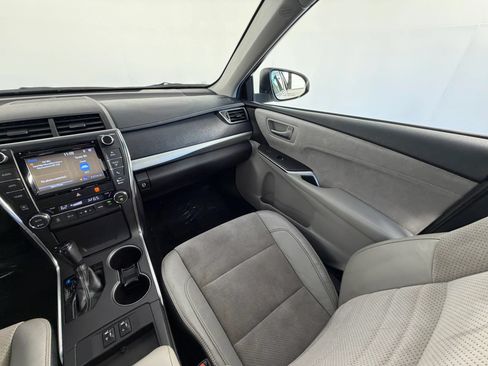 Used 2017 Toyota Camry XSE w/ Moonroof Package FWD image 13