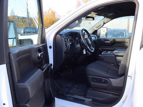 Used 2023 Chevrolet Silverado 2500 LT image 10