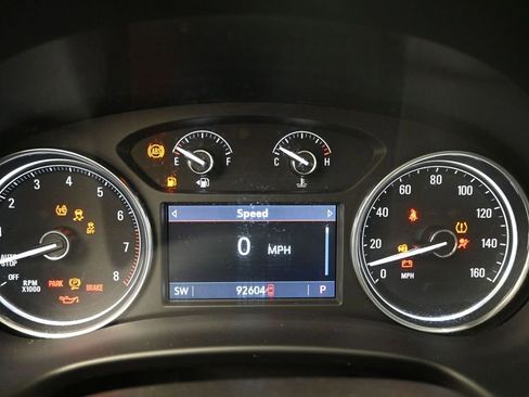 Used 2021 Buick Enclave Essence image 10