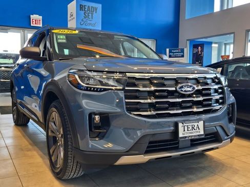 New 2026 Ford Explorer Active w/ Active Comfort Package image 3