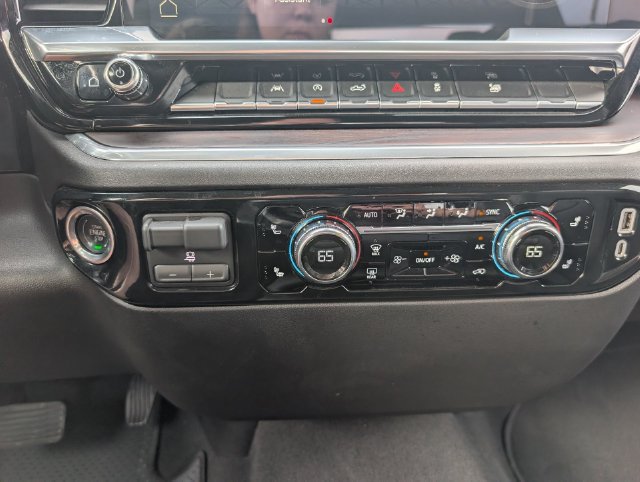 Used 2026 GMC Sierra 1500 SLT AWD/4WD image 17