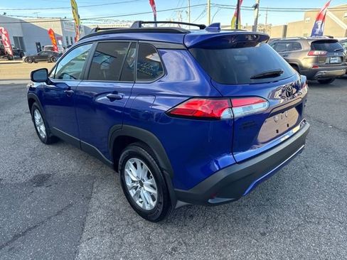 Used 2024 Toyota Corolla Cross LE image 16