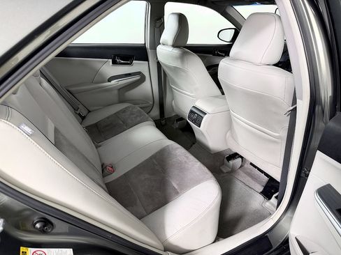 Used 2012 Toyota Camry XLE w/ Leather Pkg FWD image 42