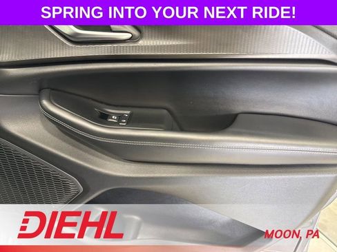 Used 2023 Jeep Grand Cherokee L Laredo image 16