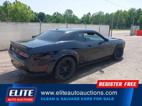 Used 2016 Dodge Challenger SRT Hellcat image 7