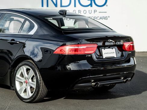 Used 2019 Jaguar XE Premium image 10