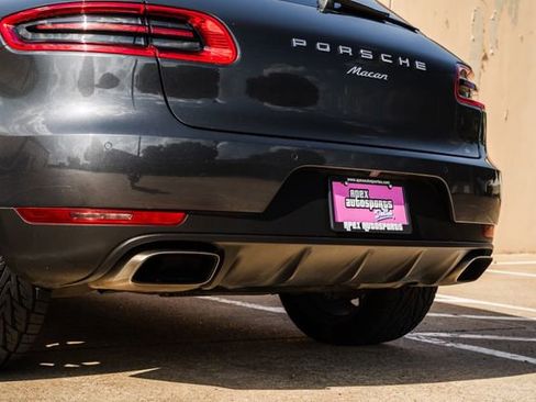 Used 2018 Porsche Macan image 28