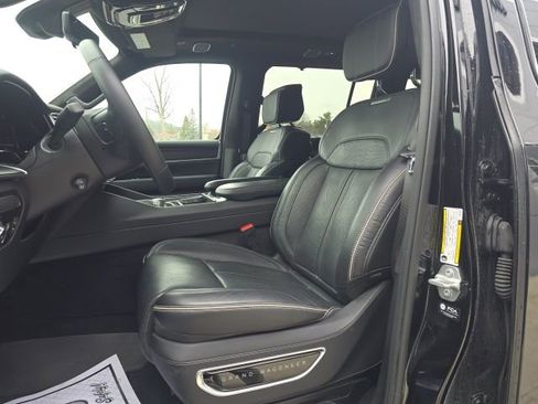 Certified 2025 Jeep Grand Wagoneer Series II Obsidian w/ Quick Order Packagew 28T image 9