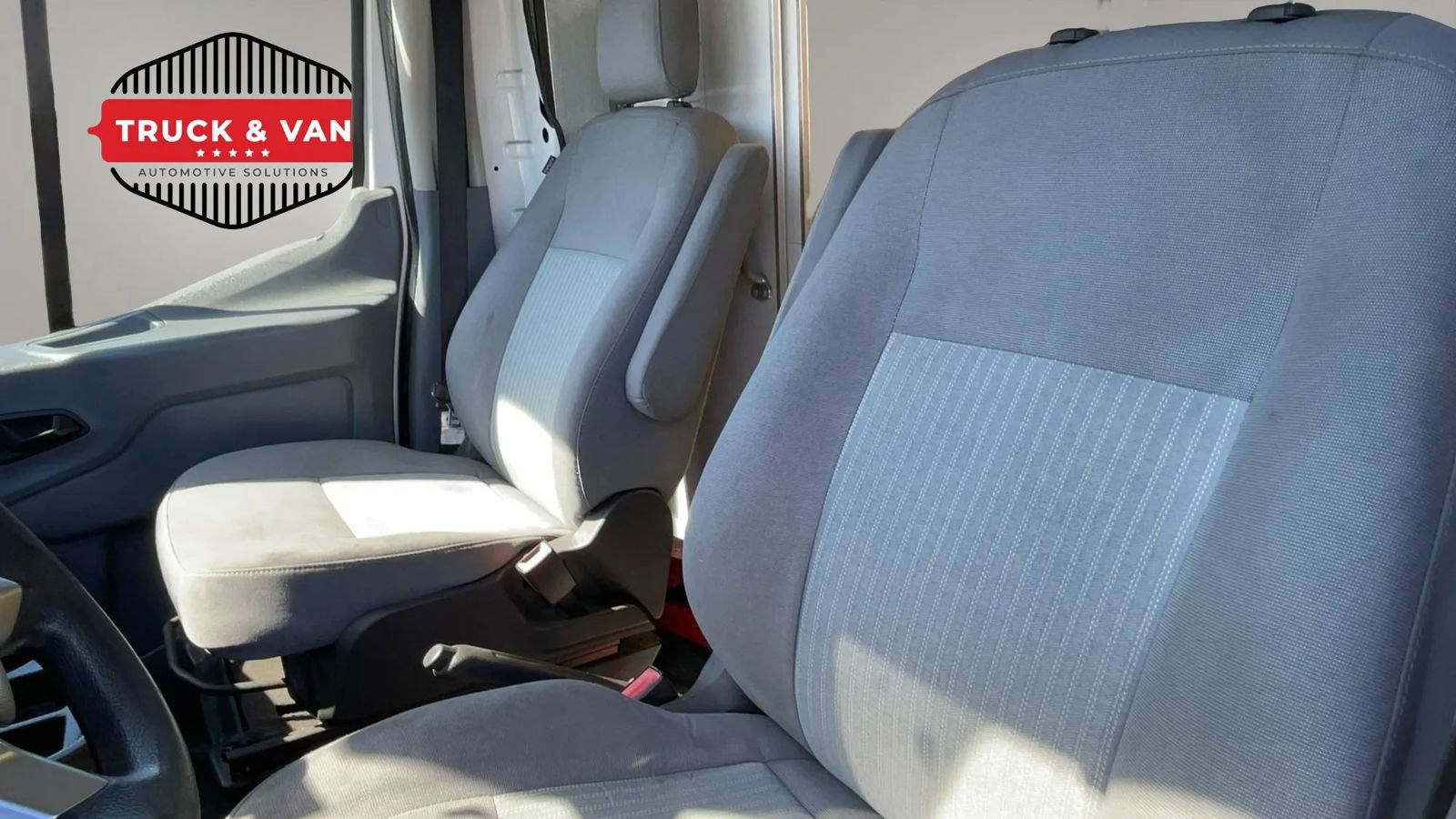 Used 2019 Ford Transit 350 138 DRW w/ Interior Upgrade Package RWD image 32