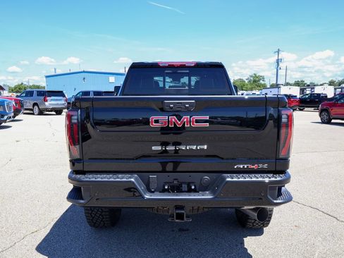 New 2026 GMC Sierra 2500 AT4X w/ LPO, Black Badging Package AWD/4WD image 4