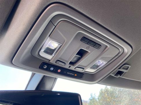 Used 2020 GMC Sierra 1500 SLT w/ SLT Premium Package image 29