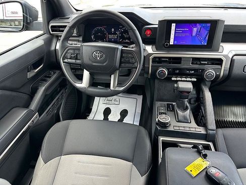 Certified 2024 Toyota Tacoma TRD Off-Road AWD/4WD image 17