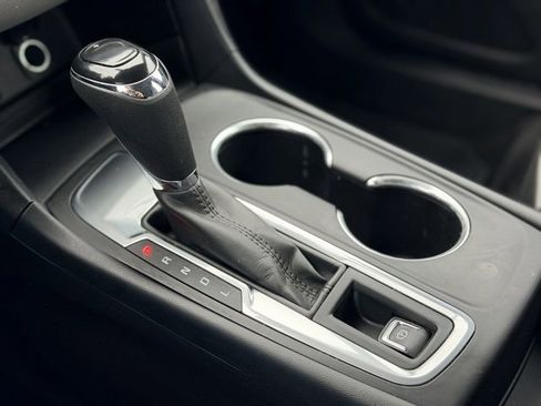 Used 2018 Chevrolet Equinox LS image 16