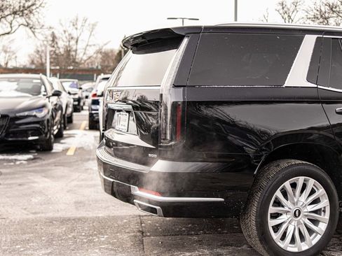 Used 2025 Cadillac Escalade Luxury image 14