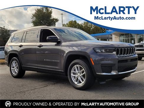 Used 2023 Jeep Grand Cherokee L Laredo image 1
