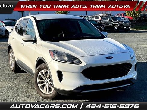 Used 2020 Ford Escape SE image 1