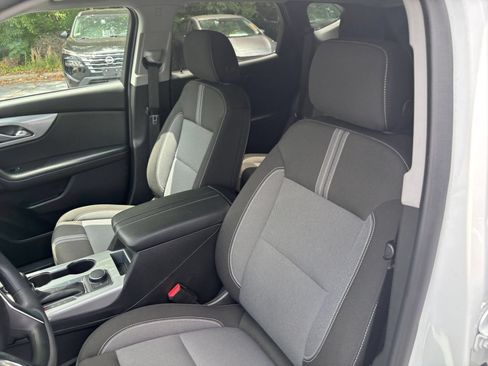 Used 2025 Chevrolet Blazer LT FWD image 24