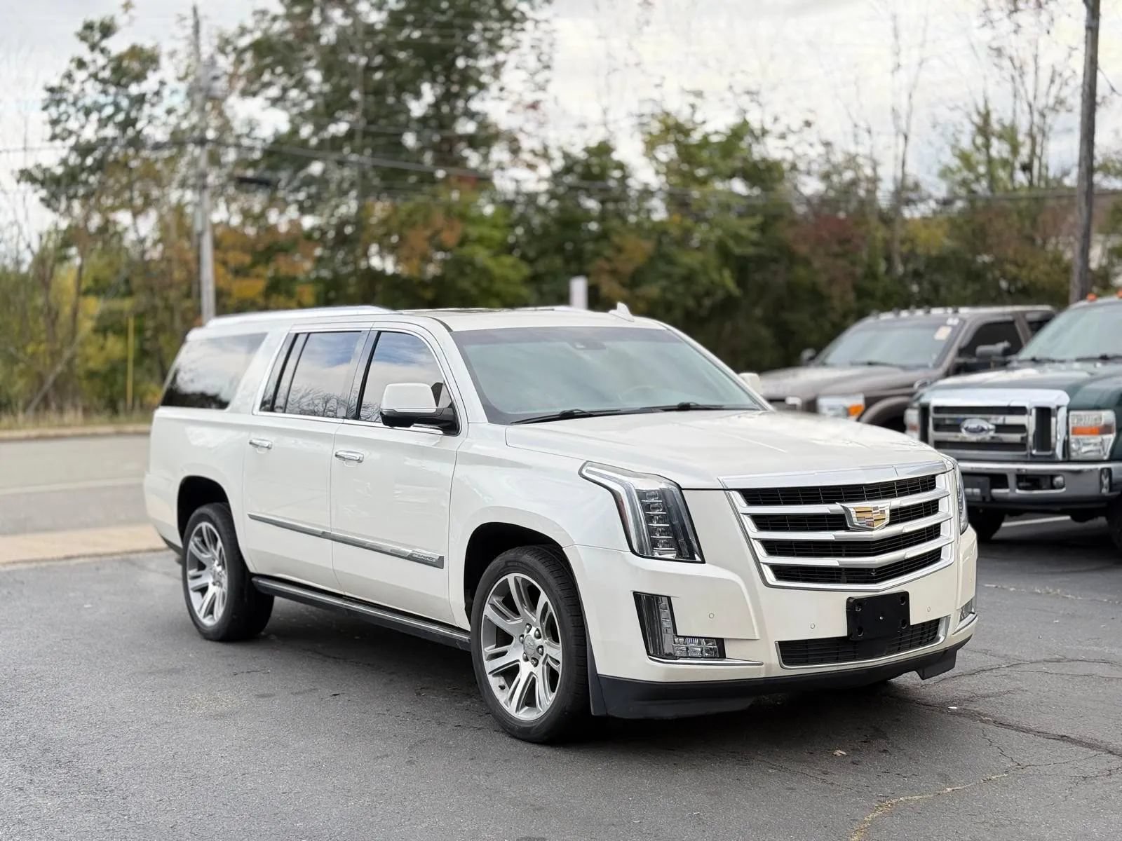 Used 2015 Cadillac Escalade ESV Premium AWD/4WD image 5