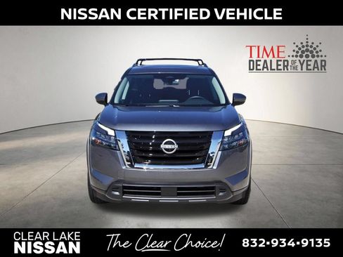 Certified 2025 Nissan Pathfinder SV w/ SV Premium Package FWD image 2