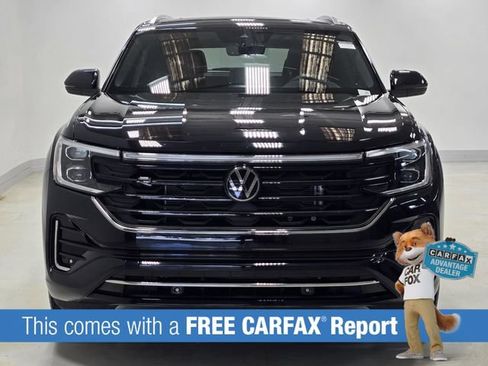 Used 2024 Volkswagen Atlas Cross Sport SEL R-Line AWD/4WD image 2