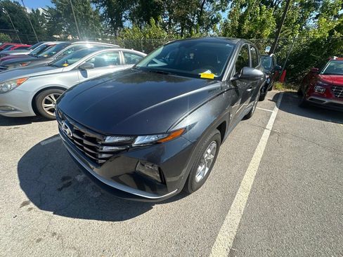 Certified 2022 Hyundai Tucson SE w/ Cargo Package FWD image 2