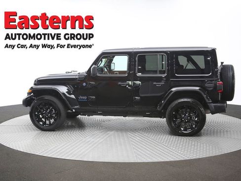 Used 2025 Jeep Wrangler Unlimited Sahara w/ Safety Group AWD/4WD image 60