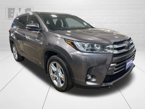 Used 2019 Toyota Highlander Limited w/ Protection Package #3 image 3